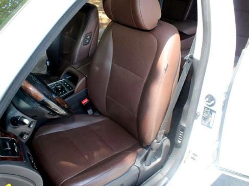 Used 2014 Hyundai Equus Signature image 11