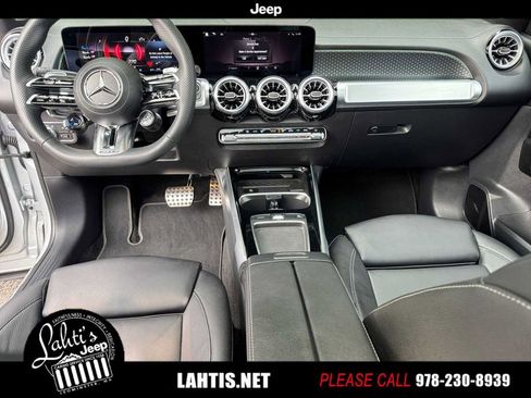 Used 2024 Mercedes-Benz GLB 35 AMG 4MATIC image 35