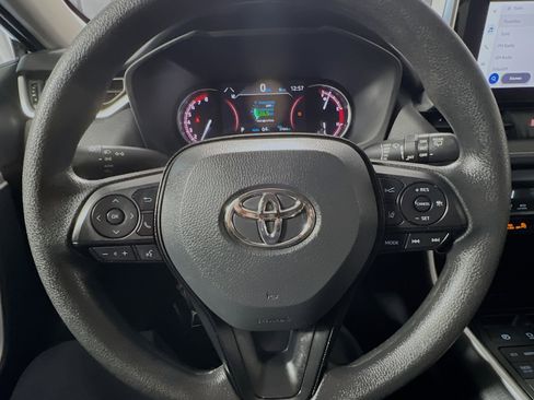 Used 2025 Toyota RAV4 XLE image 18