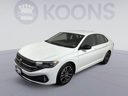 Used 2023 Volkswagen Jetta Sport image 1