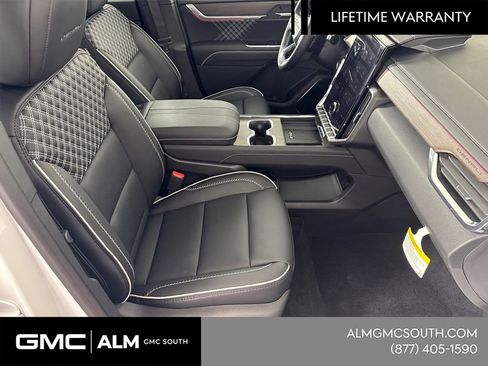 New 2026 GMC Acadia Denali w/ Super Cruise Package FWD image 15