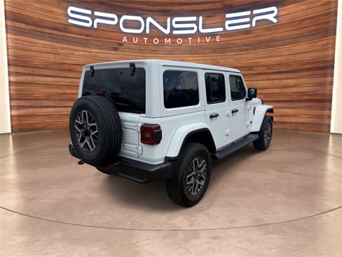 New 2026 Jeep Wrangler Unlimited Sahara AWD/4WD image 6