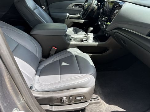 Used 2020 Chevrolet Traverse LT AWD/4WD image 13