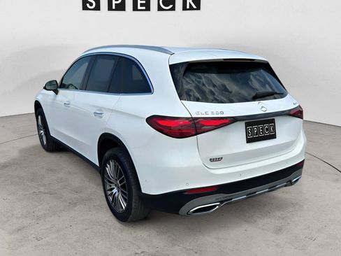 Used 2024 Mercedes-Benz GLC 300 4MATIC image 3