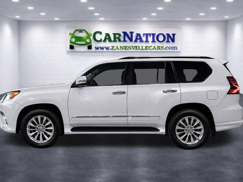 Used 2018 Lexus GX 460 Premium w/ Premium Package image 3