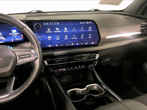 Used 2024 Chevrolet Traverse LT AWD/4WD image 6