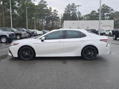 Used 2021 Toyota Camry XSE image 2