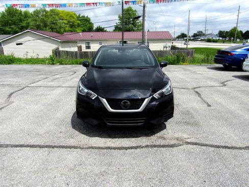 Used 2021 Nissan Versa S image 2