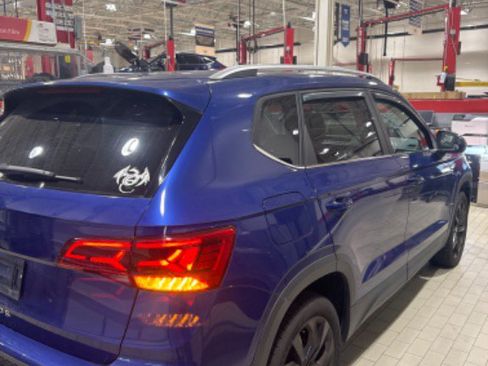 Used 2023 Volkswagen Taos SE image 40