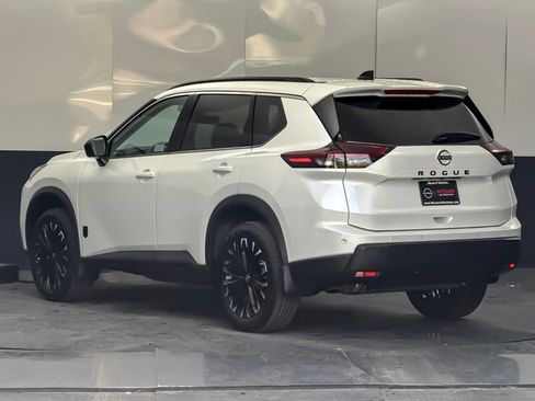 Used 2026 Nissan Rogue Dark Armor FWD image 5