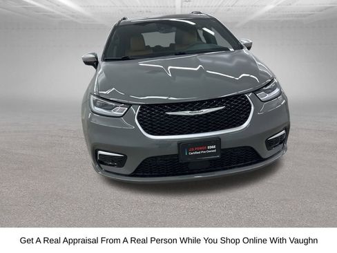 Used 2023 Chrysler Pacifica Pinnacle w/ Trailer Tow Group image 5
