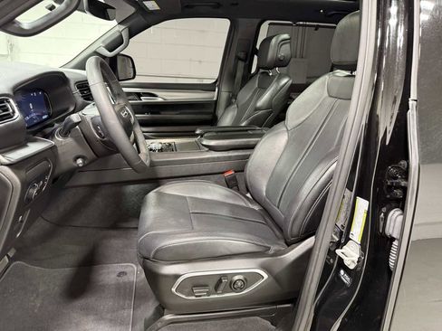 Used 2024 Jeep Wagoneer Series II w/ Convenience Group I image 16