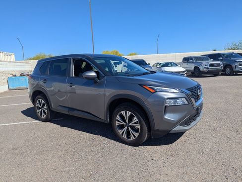 Used 2023 Nissan Rogue SV image 6