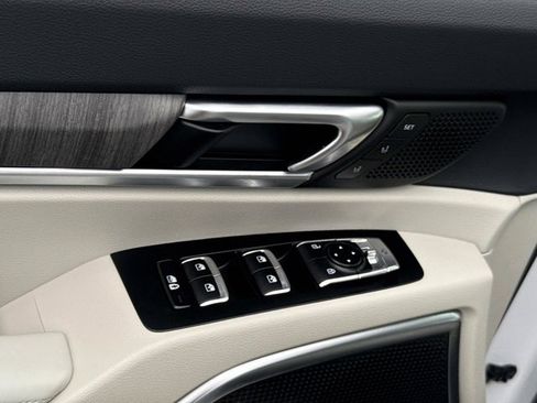 Used 2024 Kia Telluride SX w/ Towing Package FWD image 19