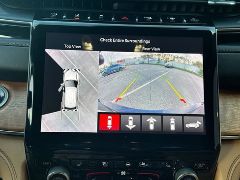 Used 2022 Jeep Grand Cherokee L Summit image 29