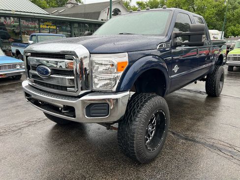 Used 2011 Ford F250 XLT w/ Snow Plow Prep Pkg image 2