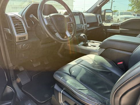 Used 2015 Ford F150 Platinum w/ Equipment Group 701A Luxury AWD/4WD image 11