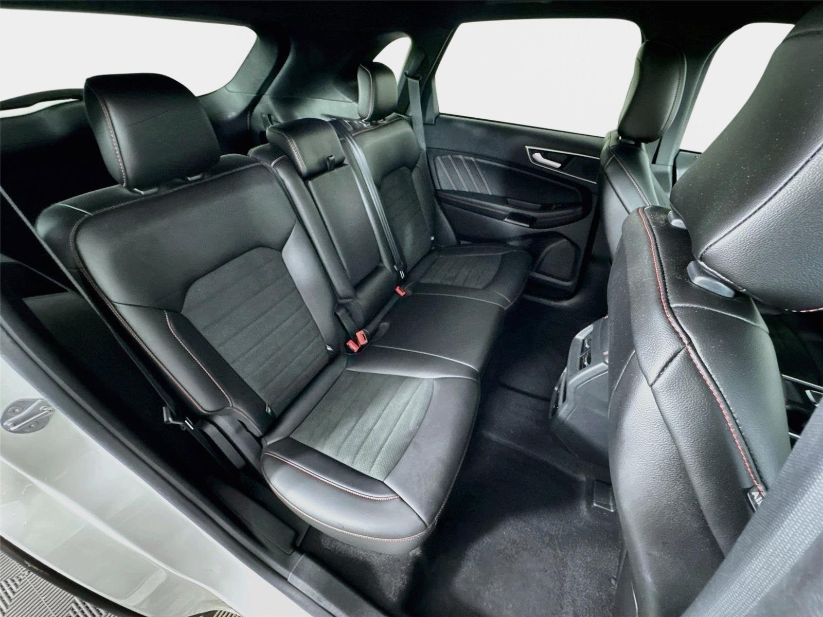 Used 2021 Ford Edge ST-Line AWD/4WD image 26