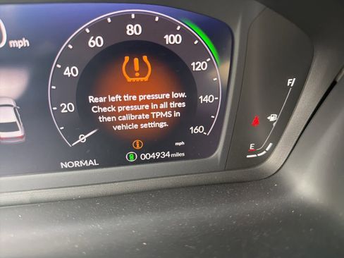 Used 2025 Honda Accord Sport image 2