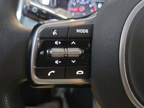 Certified 2022 Kia Sorento LX AWD/4WD image 18