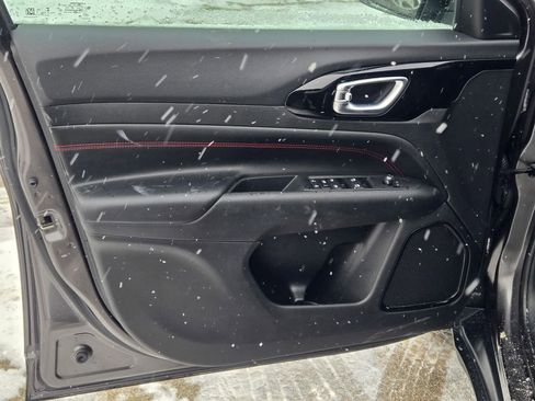 Used 2022 Jeep Compass Trailhawk w/ Trailhawk Convenience Group image 28