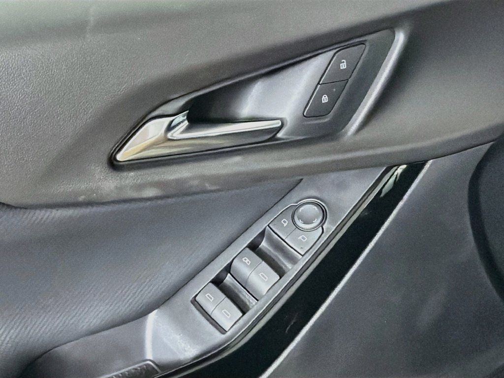 New 2027 Chevrolet Equinox LT w/ Convenience Package II AWD/4WD image 16