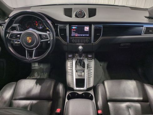Used 2018 Porsche Macan image 16