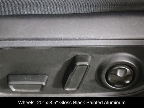 Used 2023 Jeep Grand Cherokee Limited w/ Black Appearance Package image 24