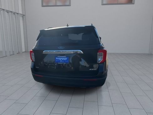 Used 2023 Ford Explorer XLT image 7