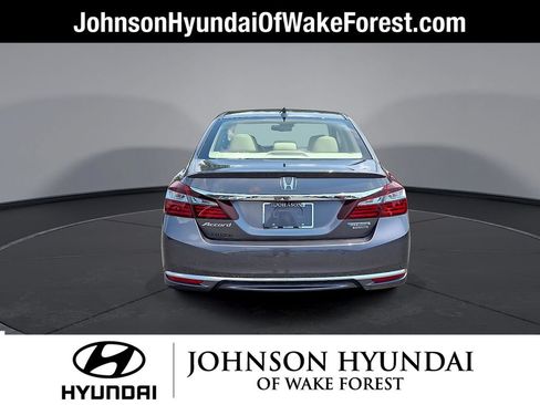 Used 2017 Honda Accord Touring image 23