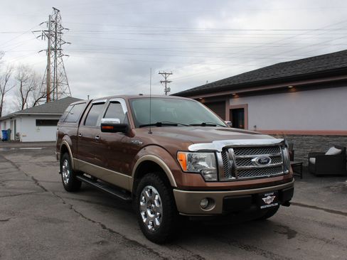 Used 2011 Ford F150 Lariat w/ Lariat Chrome Pkg image 1