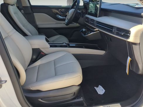 New 2026 Lincoln Corsair Premiere FWD image 23