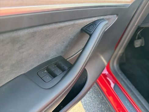 Used 2023 Tesla Model Y Long Range image 19