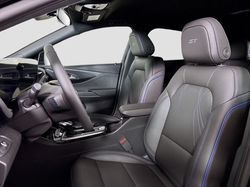 New 2026 Buick Envista Sport Touring w/ Convenience I Package FWD image 20