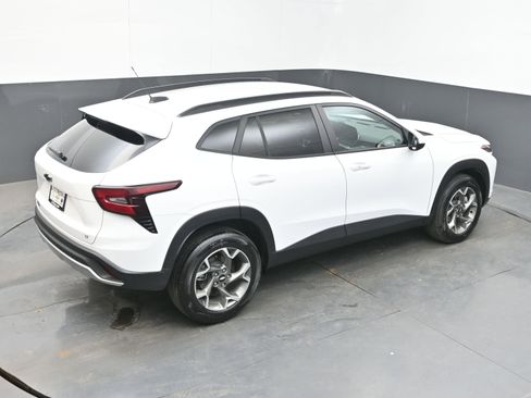 New 2026 Chevrolet Trax LT w/ Driver Confidence Package FWD image 34