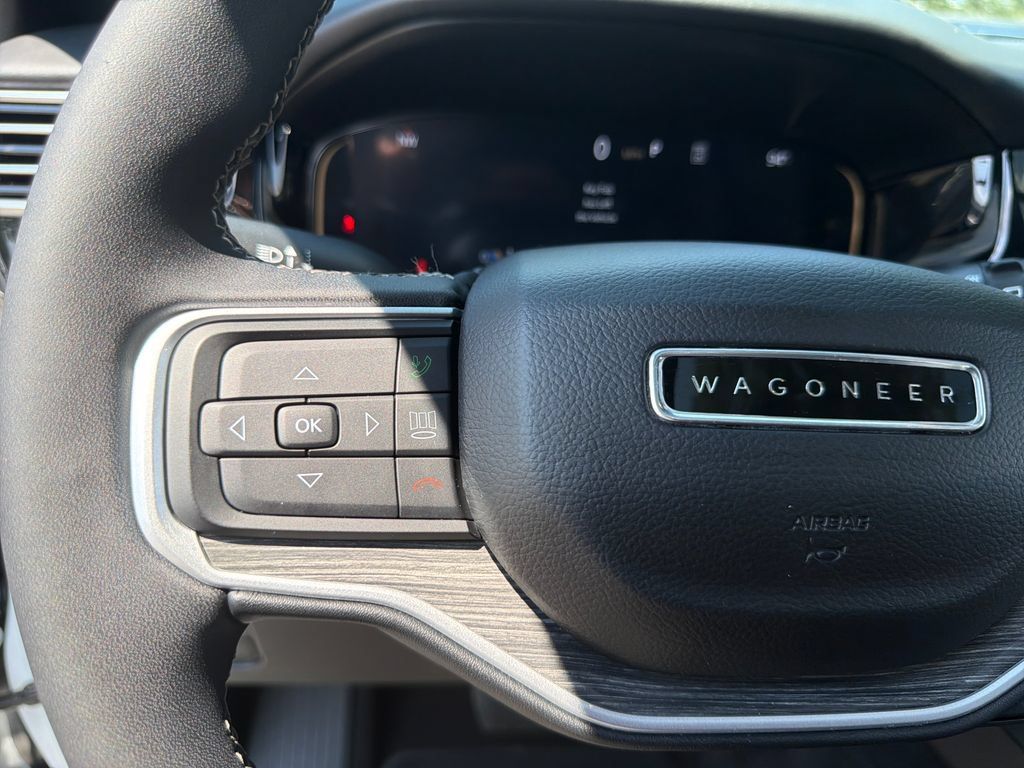 Used 2023 Jeep Wagoneer L Series III w/ Premium Group I RWD image 23