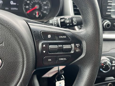 Used 2017 Kia Sorento AWD image 12