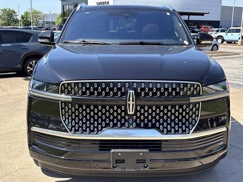 Used 2025 Lincoln Navigator Reserve AWD/4WD image 15