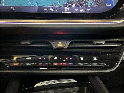 Used 2024 Buick Envision Avenir image 18