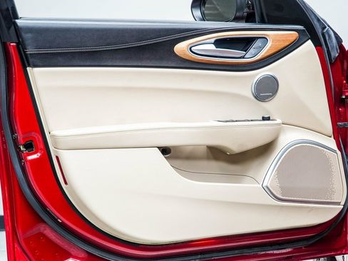 Used 2018 Alfa Romeo Giulia Ti w/ Quick Order Package 22X Lusso image 32