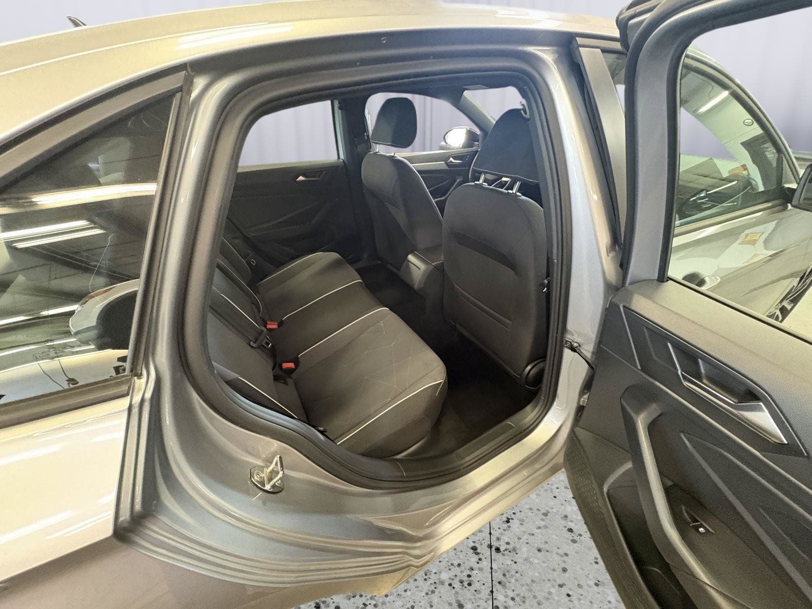 Used 2025 Volkswagen Jetta Sport FWD image 15