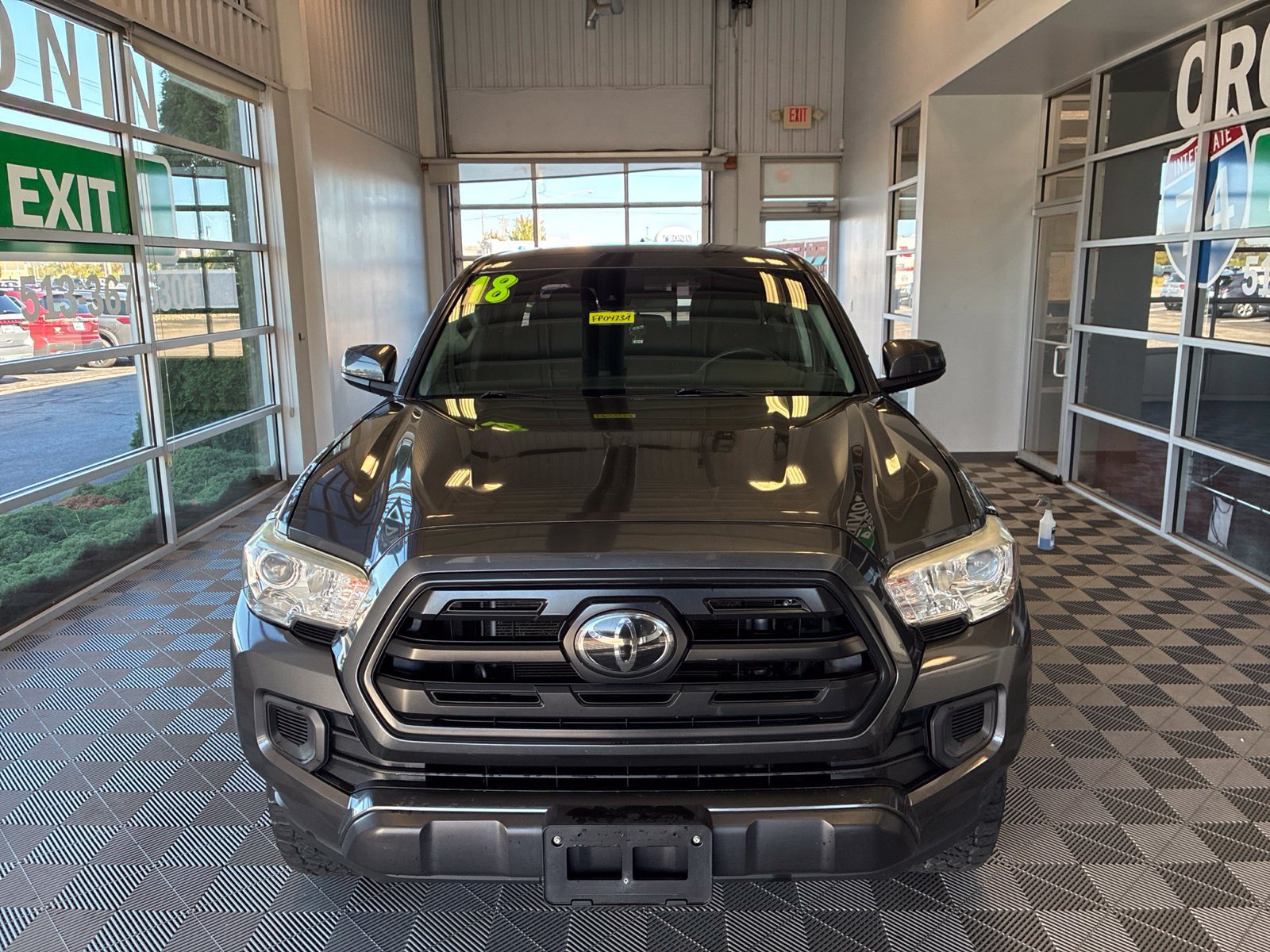 Used 2018 Toyota Tacoma SR w/ SR Convenience Package AWD/4WD image 2