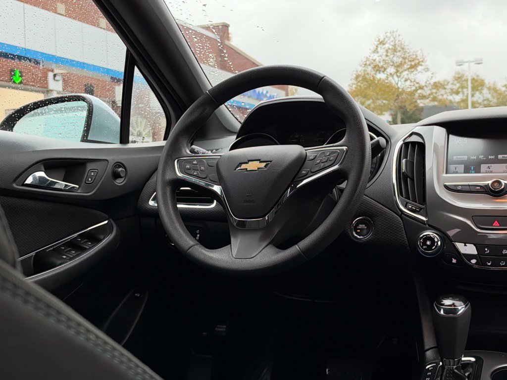 Used 2017 Chevrolet Cruze LT w/ Convenience Package FWD image 38