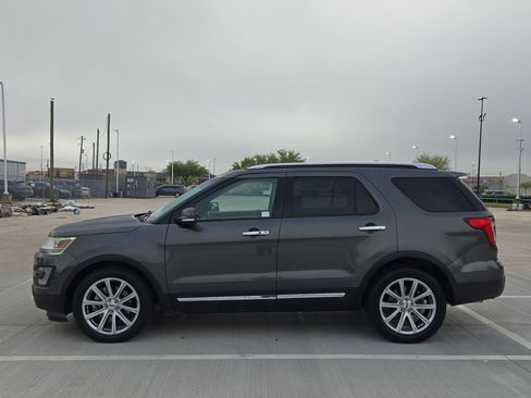Used 2017 Ford Explorer Limited image 7