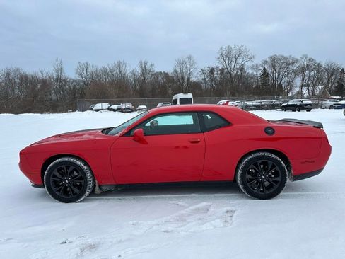 Used 2020 Dodge Challenger SXT w/ Blacktop Package image 2