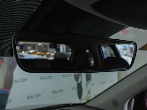 Used 2024 Kia Carnival LX image 12