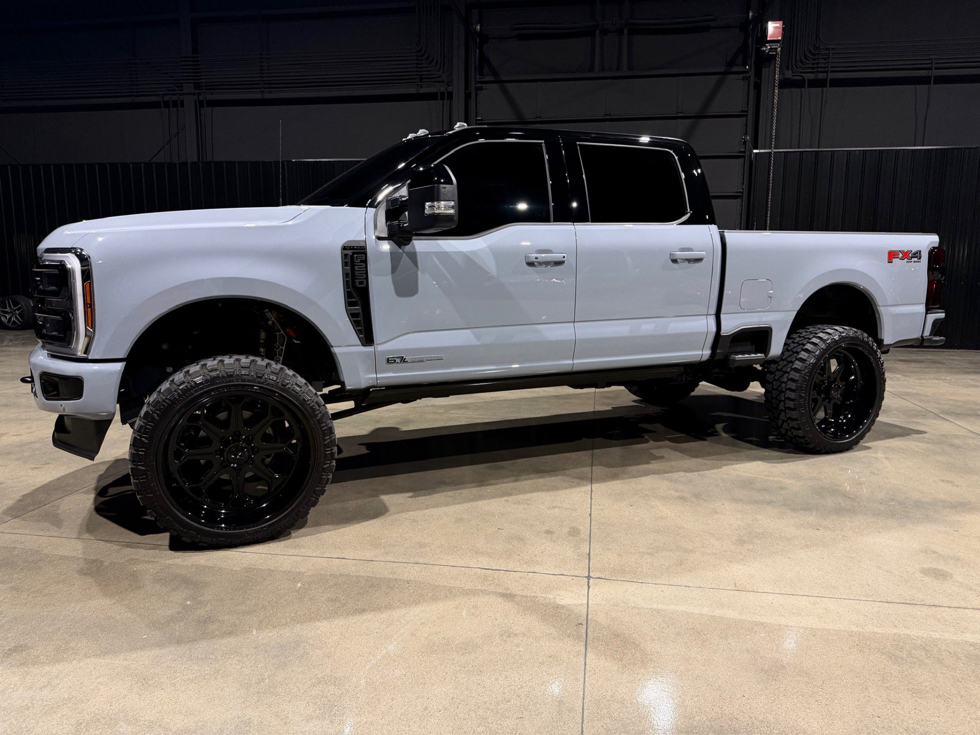 Used 2026 Ford F250 Platinum AWD/4WD image 2