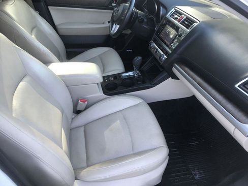 Used 2015 Subaru Outback 3.6R Limited image 9