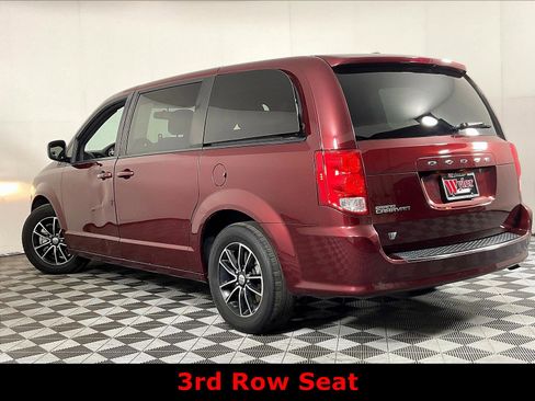 Used 2018 Dodge Grand Caravan SE FWD image 4