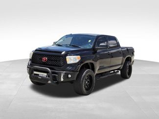 Used 2017 Toyota Tundra SR5 w/ SR5 Upgrade Package RWD video 2